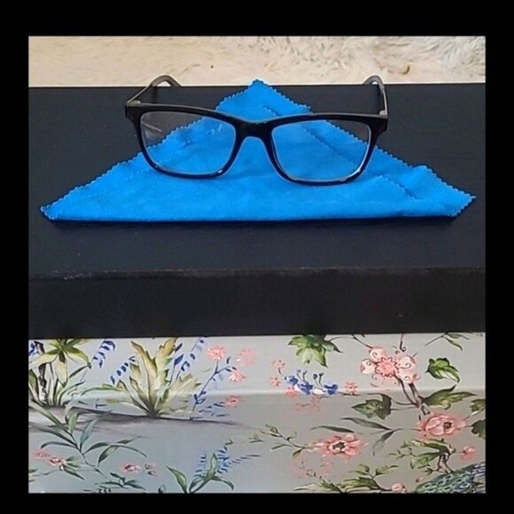 Glasses womens ladies with wipe towel. Light prescription black silver small - Picture 5 of 12